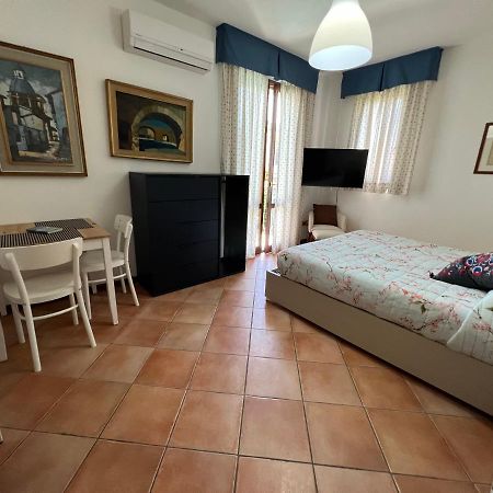 Apartamento L'Essenziale Pula Exterior foto